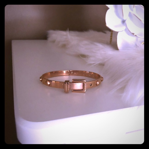 michael kors screw bracelet